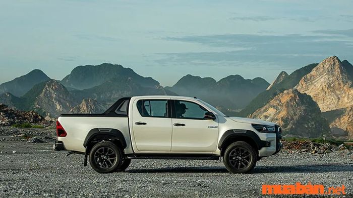 Hilux bán tải