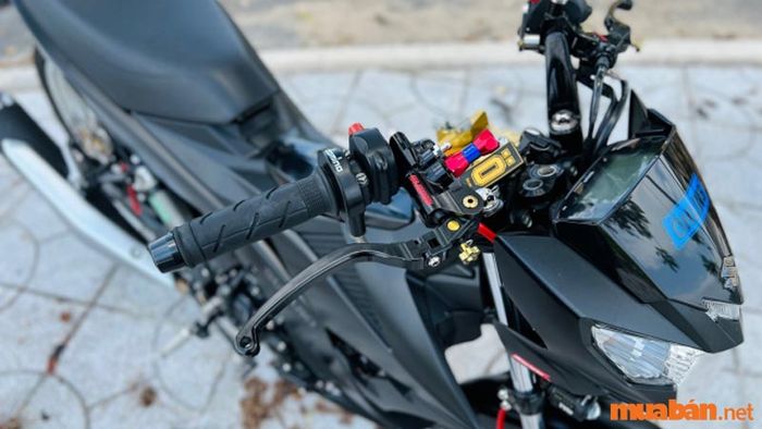 Kiểm tra các trang bị xe Suzuki Satria F150 cũ trước khi mua