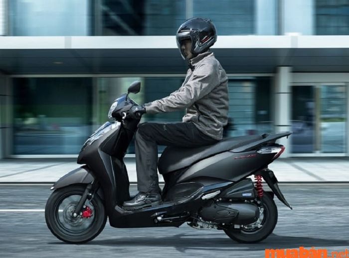 Honda Lead là lựa chọn lý tưởng cho mọi đối tượng, từ nam giới đến nữ giới, mọi độ tuổi đều có thể sử dụng chiếc xe này dễ dàng.