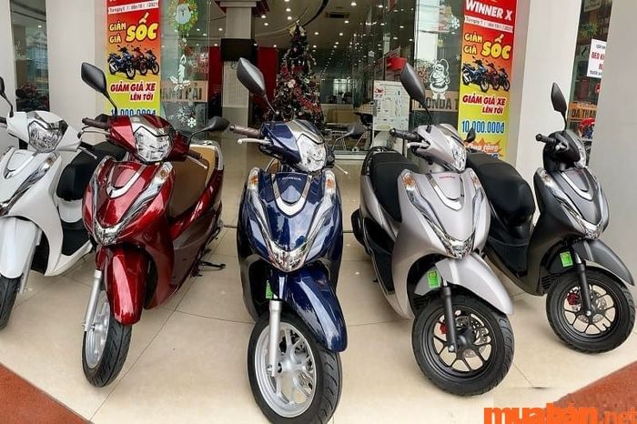 Honda cung cấp nhiều phiên bản khác nhau của xe Lead trên thị trường hiện nay.