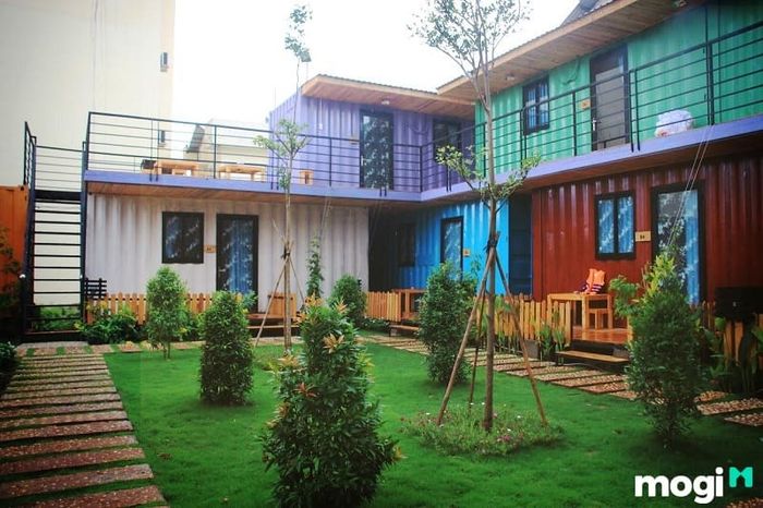 Giới trẻ hiện nay thường lựa chọn các homestay có phong cách trang trí bắt mắt và độc đáo, tạo ấn tượng ngay từ cái nhìn đầu tiên.