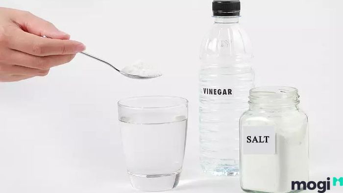 Cách Tẩy Quần Áo Bị Lem Màu Đơn Giản Với Giấm Và Muối