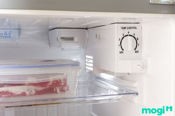 Nguyên nhân tủ lạnh không đông đá – nút điều chỉnh nhiệt độ bị sai