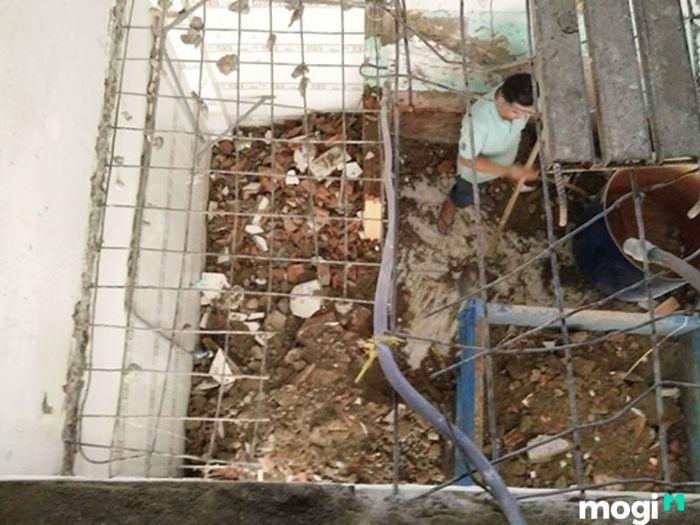 Nhà cũ có nền móng yếu, việc cải tạo thêm tầng gây nghiêng