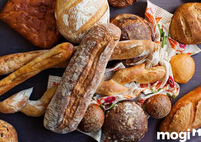 Phương pháp bảo quản bánh mì với chất bảo quản là một lựa chọn hiệu quả để kéo dài thời gian bảo quản mà vẫn giữ được độ tươi ngon của bánh.