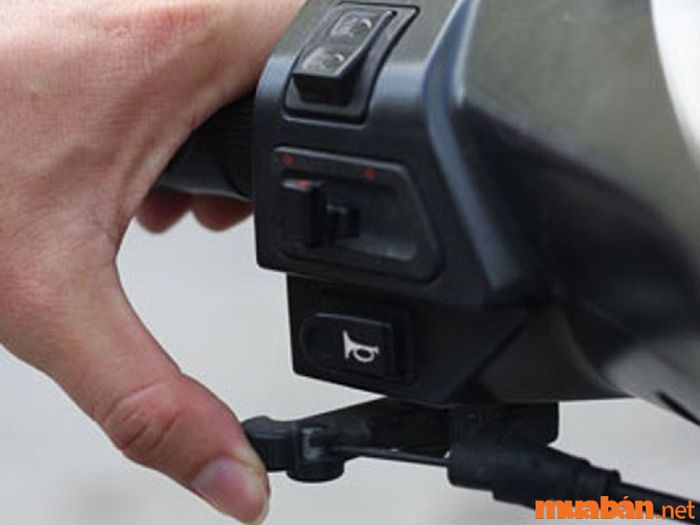 Kiểm tra rơ le đề xe máy