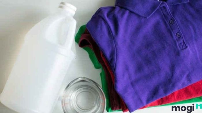Tẩy Sơn Trên Quần Áo Màu