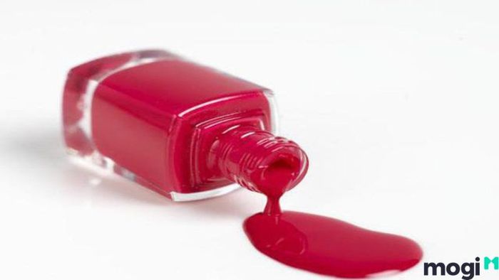 Cách Tẩy Sơn Móng Tay Trên Quần Áo