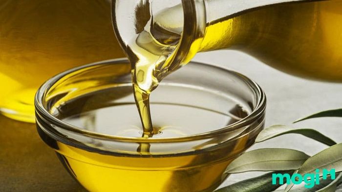 Phương pháp tẩy keo băng dính bằng dầu ăn