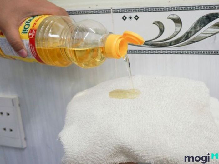 các phương pháp tẩy keo dính chuột