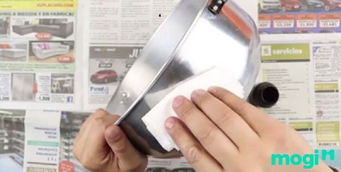 Tham khảo các phương pháp tẩy keo băng dính trên inox.