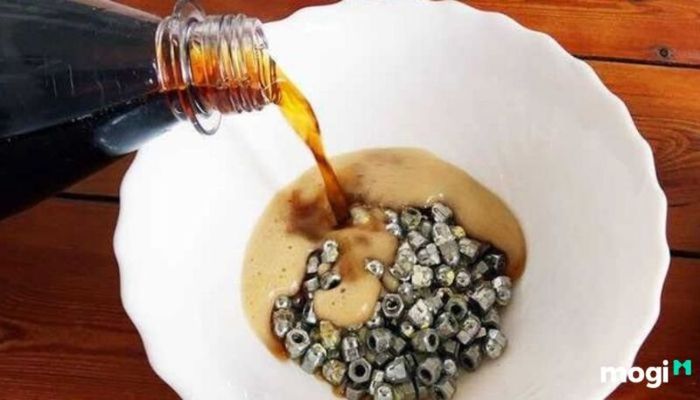Cách Tẩy Đồng Oxy Hoá Bằng Coca-Cola