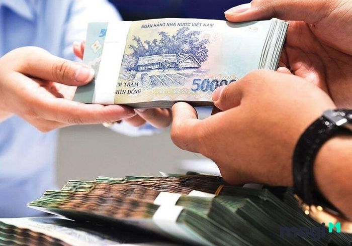 Vay tiền trả góp là hình thức vay mà bạn sẽ nhận được một khoản vay từ ngân hàng, và bạn phải trả lãi suất cũng như gốc theo các kỳ thanh toán đã thỏa thuận.