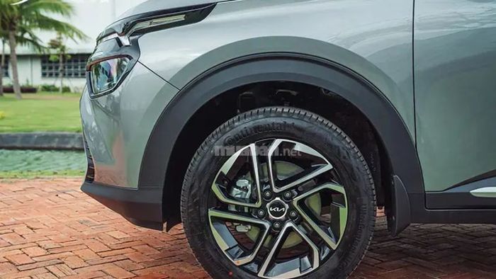 Mâm xe thiết kế hợp kim 5 chấu