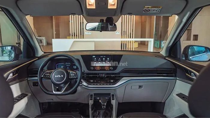 Nội thất của Kia Carens có sự thay đổi ấn tượng và hiện đại