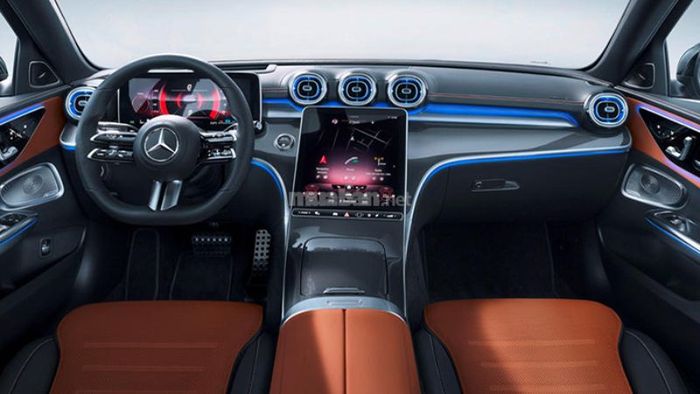 Cả nội thất và ngoại thất của Mercedes C300 đều thể hiện sự hòa quyện hoàn hảo giữa vẻ đẹp thể thao và sự sang trọng, mang đến một thiết kế đẳng cấp.