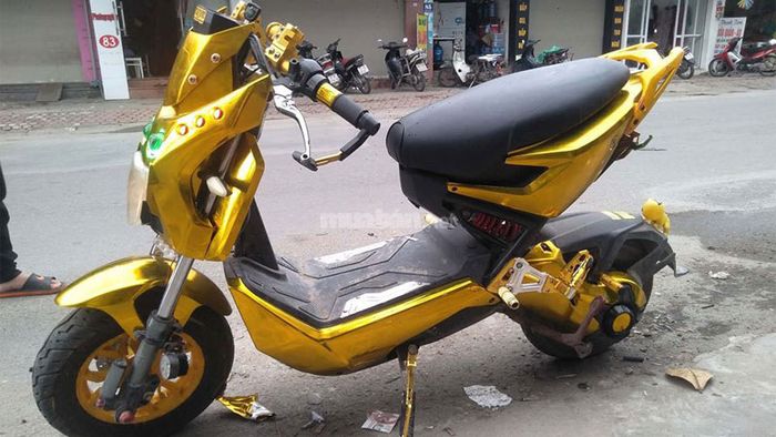 Màu vàng làm cho xe điện trở nên nổi bật và cuốn hút hơn bao giờ hết.