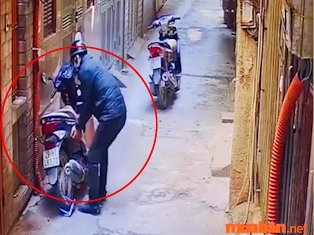 IC xe máy là bộ phận quan trọng trong hệ thống điện của xe, chịu trách nhiệm điều khiển hoạt động của động cơ và các vi mạch điện tử liên quan, giúp xe vận hành một cách trơn tru.