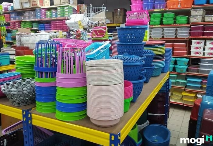 Nhựa PP rất an toàn, vì vậy nó được sử dụng rộng rãi để sản xuất các sản phẩm gia dụng và bao bì thực phẩm.