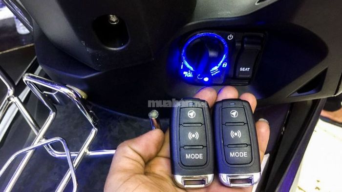 Hướng dẫn mở cốp xe tay ga đối với xe có chìa khóa Smartkey