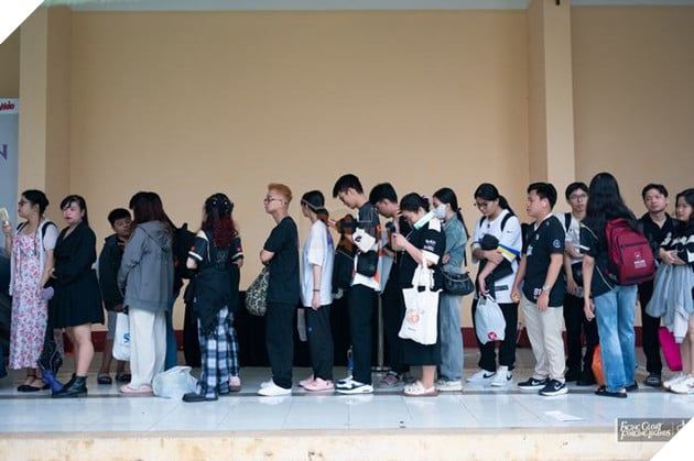 Người Hâm Mộ Đã Tập Trung Từ Sớm Để Xem Chung Kết Đấu Trường Danh Vọng Mùa Đông 2024