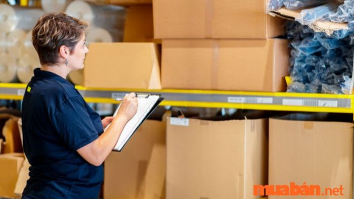 Mô tả công việc nhân viên bán hàng - Kiểm tra hàng tồn