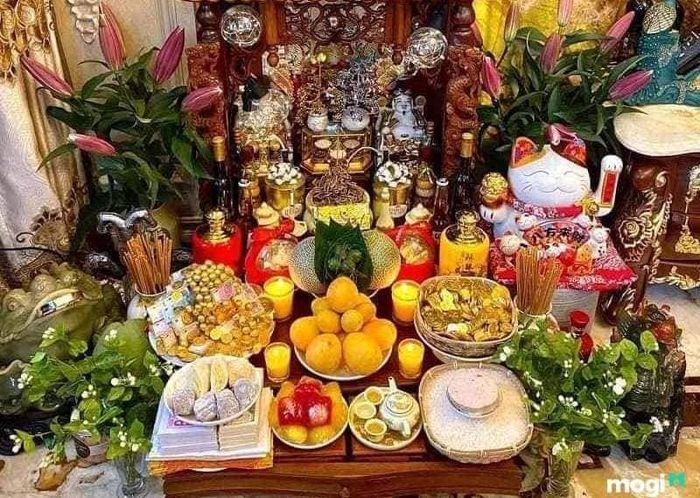 Vị trí bàn thờ cần phù hợp với hướng của gia chủ để mang lại tài lộc và may mắn.