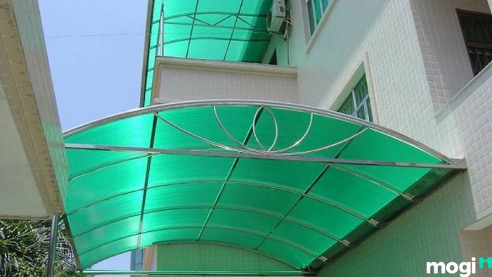 Mái vòm là một dạng mái có hình dáng uốn cong, giúp che chắn cho không gian bên dưới.