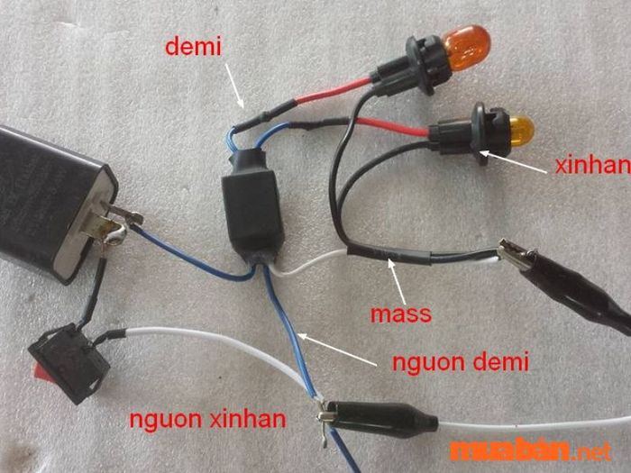 sửa đèn xi nhan xe máy hết bao nhiêu tiền