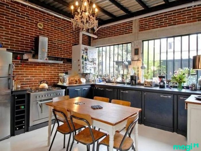 Nhà cấp 4 xây dựng gạch mộc, mang lại sự ấm áp và gần gũi cho không gian sống.