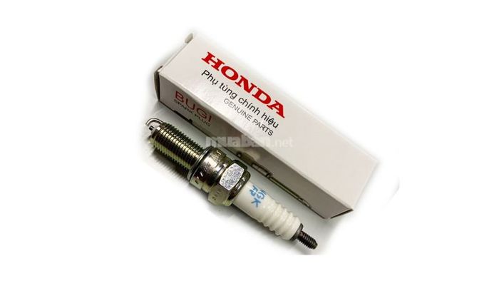Bạn nên thay bugi sau khoảng 10.000km hoặc sớm hơn tùy vào tình trạng sử dụng của xe