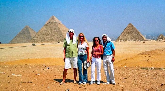 The couple, pictured here with Feliciano's sister and brother-in-law in Cairo, Egypt, in 2004.