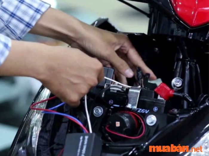sửa đèn xi nhan xe máy hết bao nhiêu tiền
