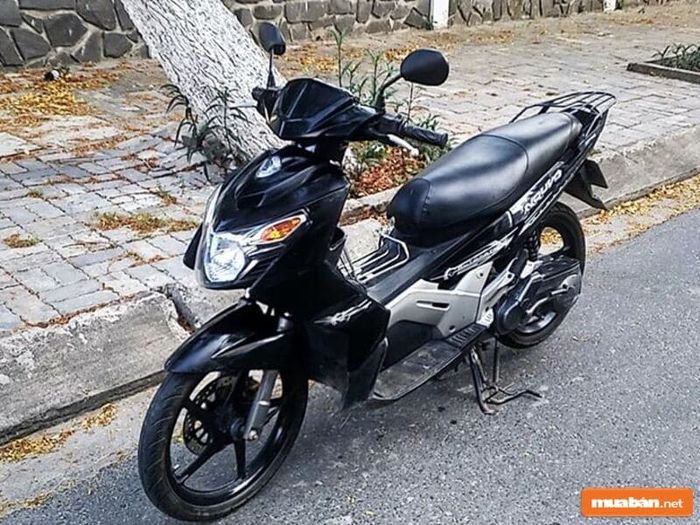 Xe có kích thước nhỏ gọn, rất dễ dàng di chuyển trong mọi không gian hẹp.