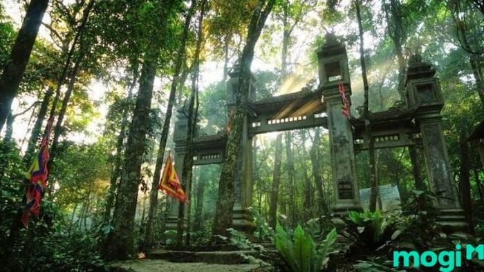 Ba Vì Sơn Tây có những địa điểm tham quan nào thú vị?