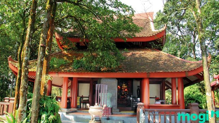Ba Vì có những địa điểm tham quan nào thú vị?