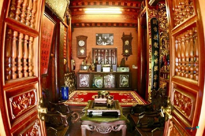 Khám phá ngôi nhà cổ của nghệ sĩ Vượng Râu.