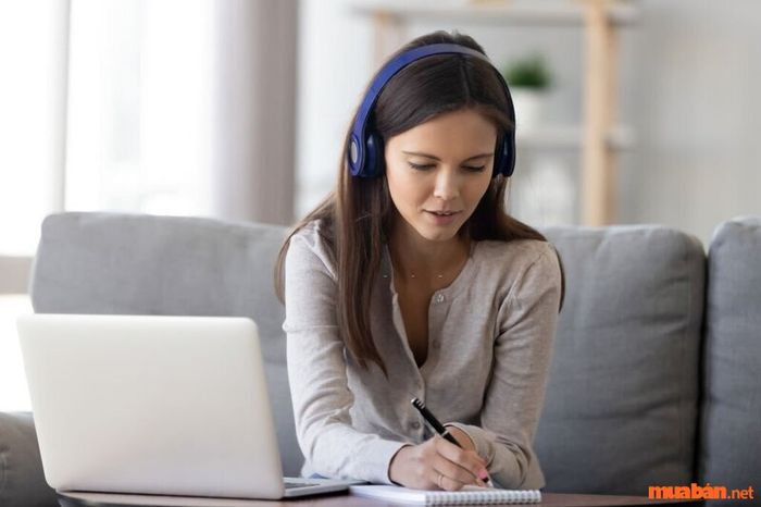 Biên dịch viên là ai?