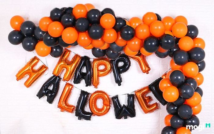 Trang trí Halloween cho lớp học mang đến không khí lễ hội đặc sắc cho các bé.
