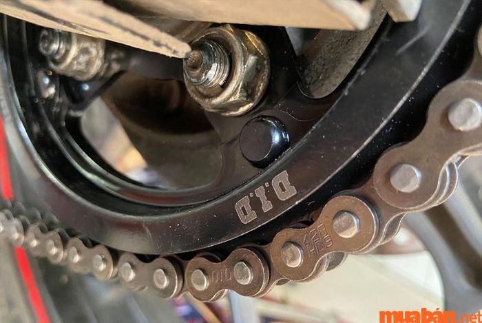 Thay nhông sên sau mỗi 15.000km giúp xe vận hành bền bỉ hơn