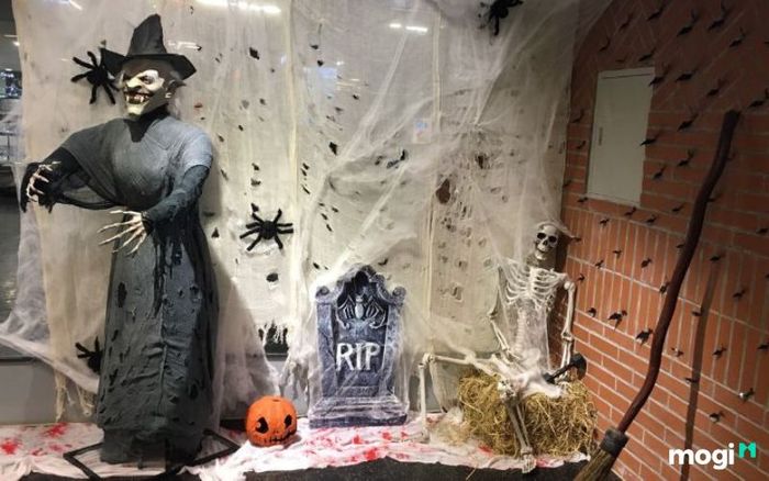 Trang trí lớp học nhân dịp Halloween