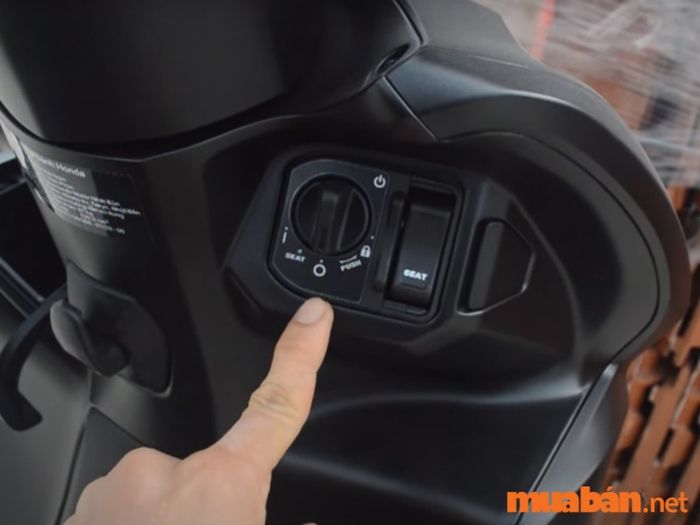 Hướng dẫn mở khóa xe Vision và khởi động xe dễ dàng