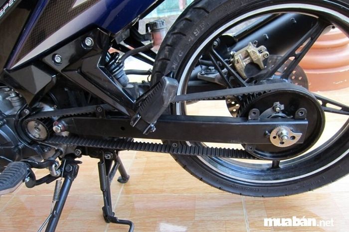 Việc kiểm tra đai truyền động sau 8.000 km và thay thế sau 20.000 km là rất quan trọng để duy trì hiệu suất và độ bền của hệ thống truyền động.