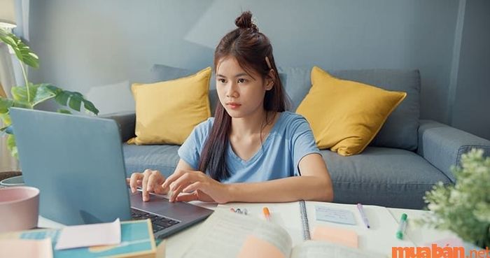 Bạn có thể đặt mục tiêu thăng tiến lên các vị trí như quản lý, cửa hàng trưởng.