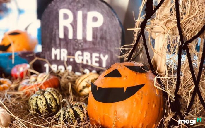 Trang trí Halloween cho lớp học