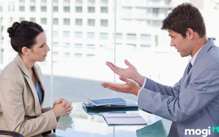 Thương lượng về giá thuê và các khoản chi phí cọc là một bước quan trọng khi thuê nhà.
