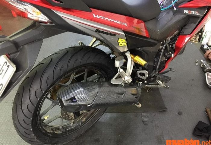 Kiểm tra bánh và lốp xe trước khi quyết định có nên mua xe Winner cũ không?