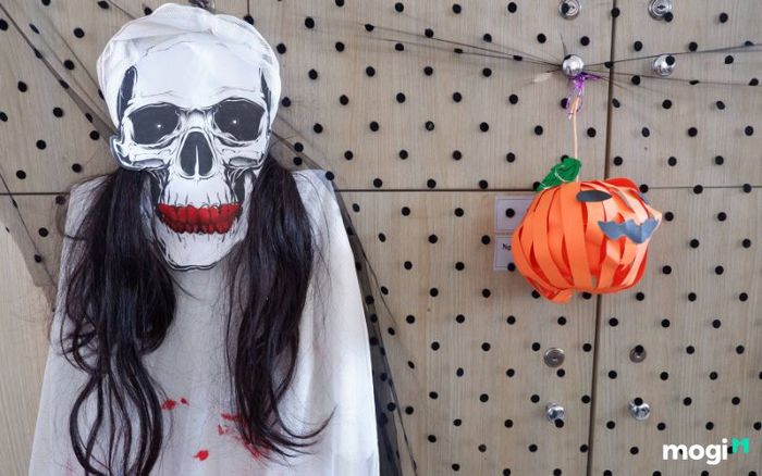 Trang trí lớp học cho Halloween một cách sáng tạo và ấn tượng