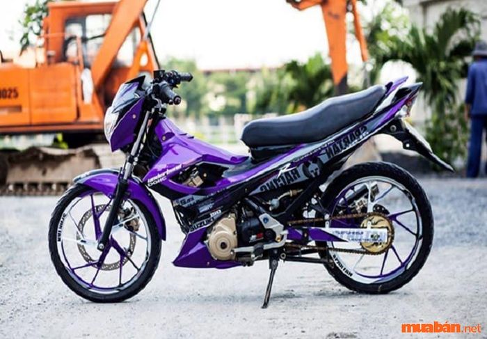 Màu tím là một lựa chọn cực kỳ sang trọng và hợp mốt khi độ kiểng cho chiếc Raider.