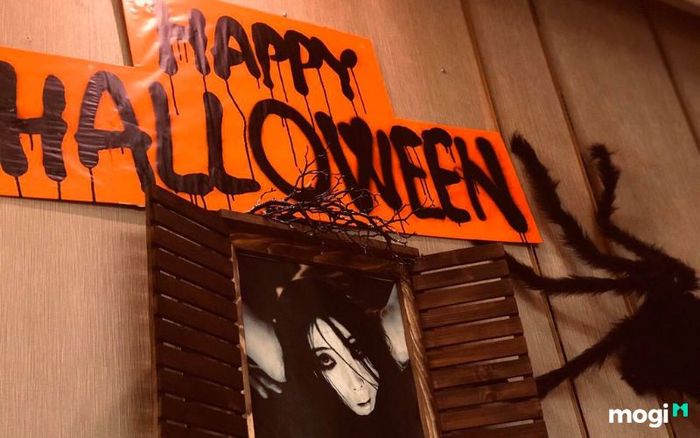 Trang trí Halloween cho lớp học
